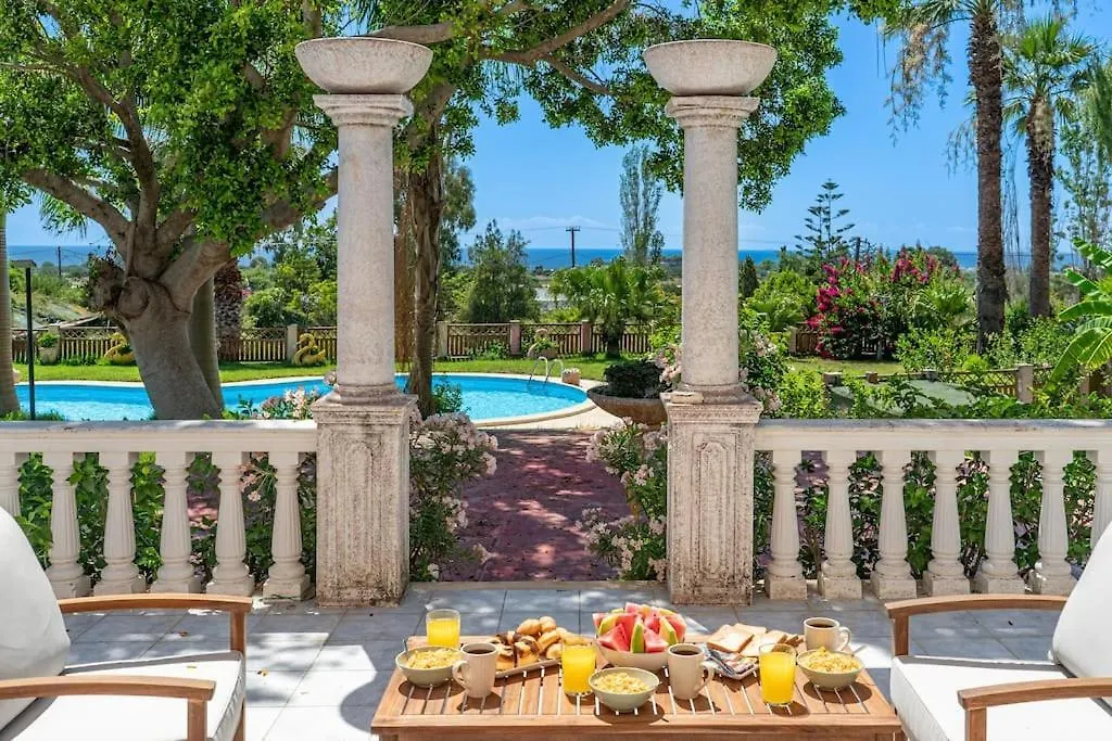 Gaia Residences With Lush Garden And Pool Argostoli